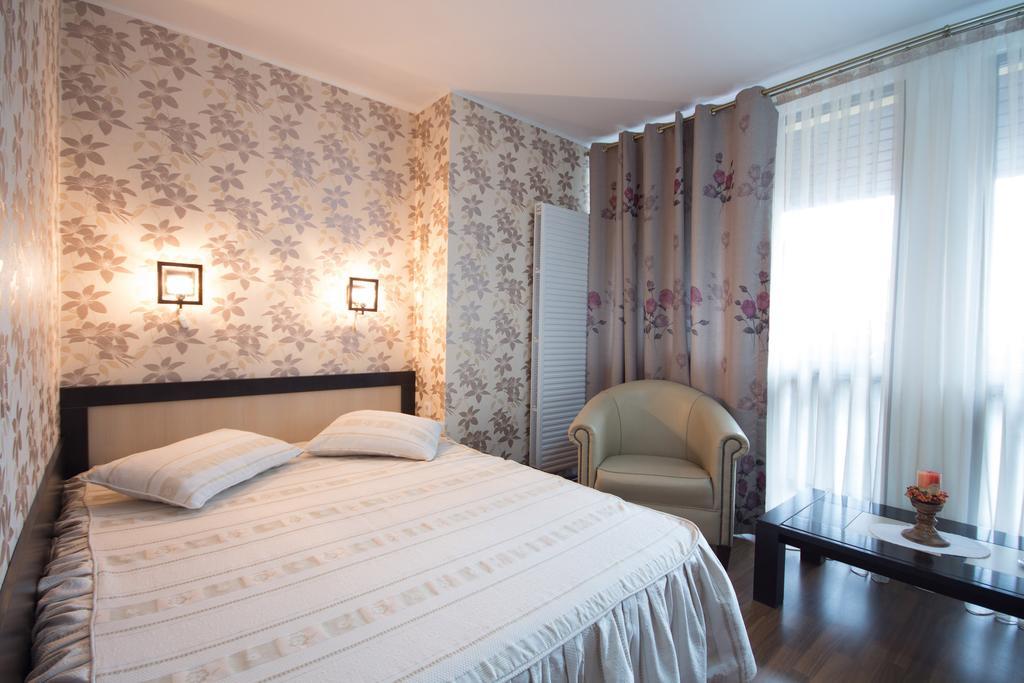 Vila Class Hotel Vatra Dornei Værelse billede