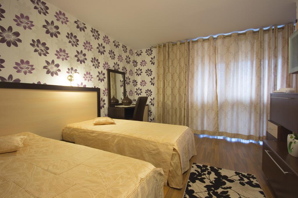 Vila Class Hotel Vatra Dornei Værelse billede